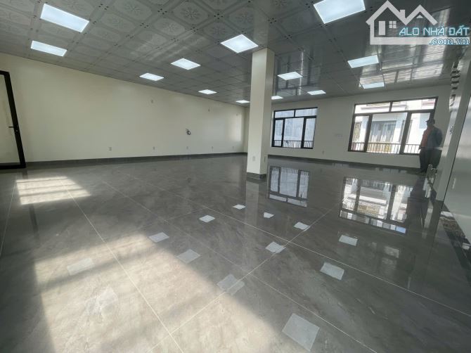 Cho thuê nhà tuyến Thế Lữ - Thiết kế thông sàn , 100m2, 3 tầng, 23 triệu - 6