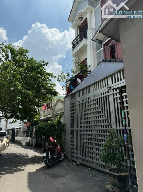 BÁN NHÀ ĐẸP-ĐƯỜNG XE HƠI- LINH XUÂN, Dt- 79m² (4 x 20)- chỉ: 4,7 tỷ - 6