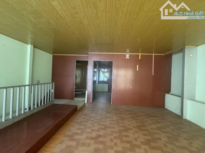 Nhà 2 tầng phường Thạch Bàn - ô tô đỗ cửa - 3 mặt thoáng - ngõ nông - 50m2  hơn 7 tỷ - 6