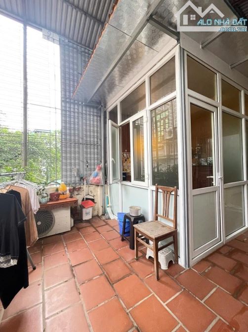 Hot Hot Khương Trung Thanh Xuân DT:53.5m2 3T Mặt tiền: 4,5m 10 tỷ - 6