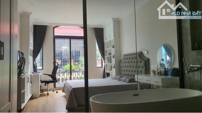 Hot Hot Khương Trung Thanh Xuân DT:42m2 4T MT:3.7m 11 tỷ - 6