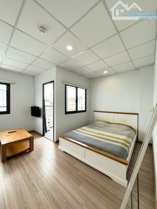 Căn hộ ngay trung tâm quận 1, cửa sổ view siêu chill, gần phố đi bộ Bùi Viện, UEH - 6