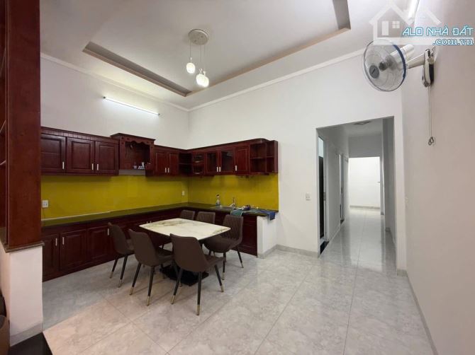 NHÀ CẤP 4 HẺM 434 YMOAN KHU THÀNH ĐỒNG - DT: 5X21M HƯỚNG ĐÔNG - GIÁ: 2.5 TỶ - 6