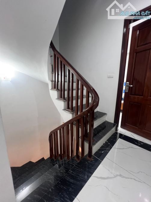 BÁN NHÀ ĐẸP KIM GIANG – GẦN KĐT BẮC LINH ĐÀM – 40M² – 6 TẦNG – GIÁ CHỈ 7.15 TỶ - 6