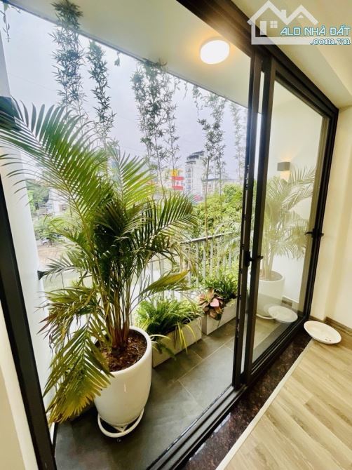 GIẢI PHÓNG - 38m2-  MẶT PHỐ Ô TÔ TRÁNH - KINH DOANH ĐỈNH - THANG MÁY. - 6