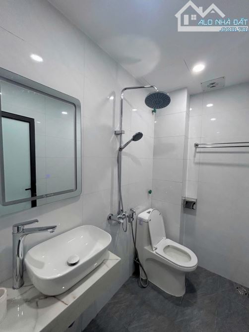 Khương Trung - Thanh Xuân 40m2, 4 tầng, nhà mới ,10m ra ô tô . Giá 8.8 tỷ - 6