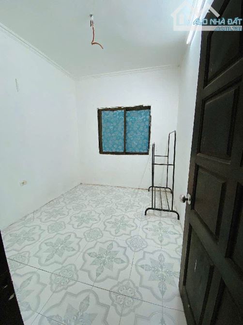 Nguyễn Lương Bằng - Mặt ngõ thông - Nhà dân xây chắc chắn - Lô góc 2 thoáng - 6