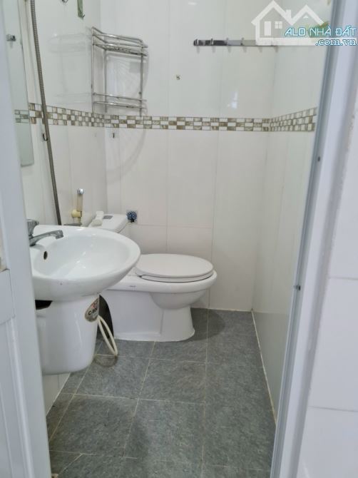 Gấp bán Nhà Huỳnh Văn Bánh, Phú Nhuận - Hẻm 6m, ô tô 7 chỗ đậu đỗ, Thu nhập 25 triệu/tháng - 6