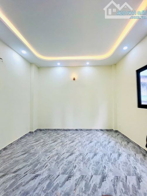 BÁN NHÀ ĐẸP MỚI 4 TẤM KHU VIP ĐƯỜNG SỐ CAO TẦNG XE HƠI ĐỖ CỬA DT 4*10 HÌNH THẬT GIÁ 12TỈ 4 - 6