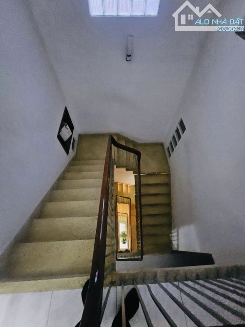 5 TẦNG-HẺM XE TĂNG THÀNH THÁI -P.12- Q.10 – DT:4.2*16.5M- 21 TỶ - 6