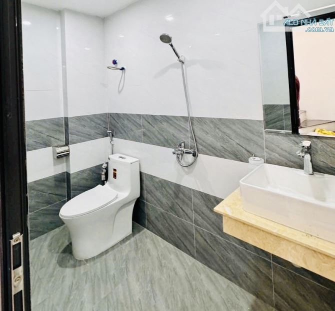 Bán nhà Bát Khối,Cự Khối 5 tầng,30m,view hồ,oto đỗ cửa nhỉnh 5 tỷ - 6