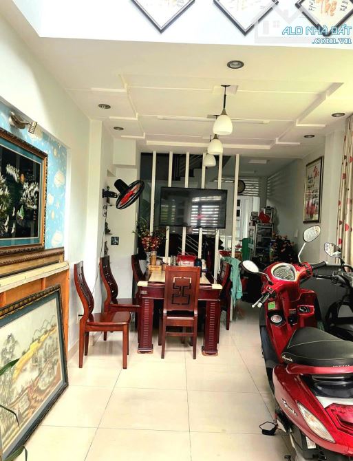 NHÁ BÁN 2 MT HẺM LÊ VĂN SỸ - Q.3 - 4 TẦNG GẦN ĐH SƯ PHẠM. Chỉ 13 TỶ NHỈNH - 7