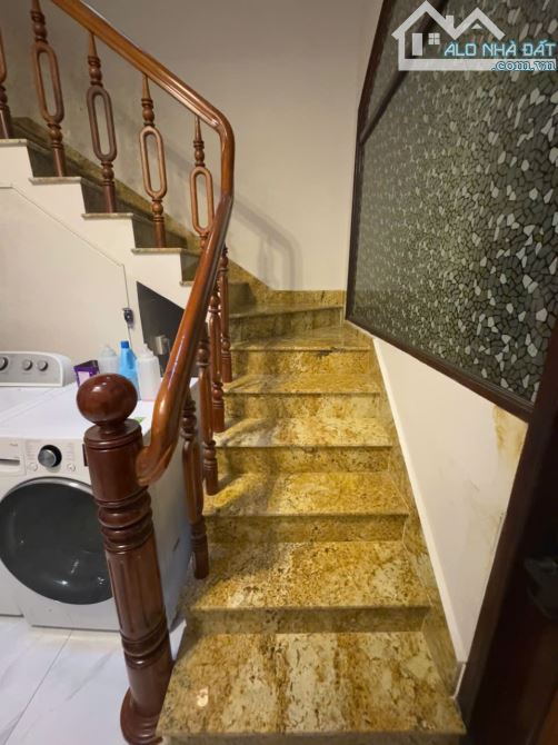 Sang nhượng toà CHDV HXH Nguyễn Bỉnh Khiêm P Đakao Quận 1. - 7