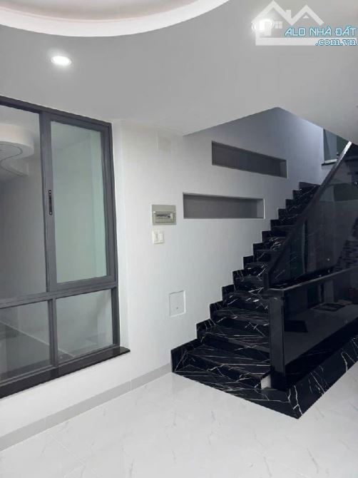 5 TẦNG NGAY CÂY GÕ - HOÀNG LÊ KHA-P.9- Q.6 -DT: 86M2- GIÁ CHỈ 8 TỶ 7 - 7