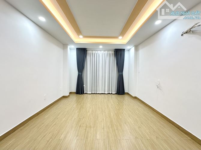 Bán nhà Bình Thạnh - Khu D nổi tiếng - 4 tầng mới - hẻm 8m kinh doanh - 7