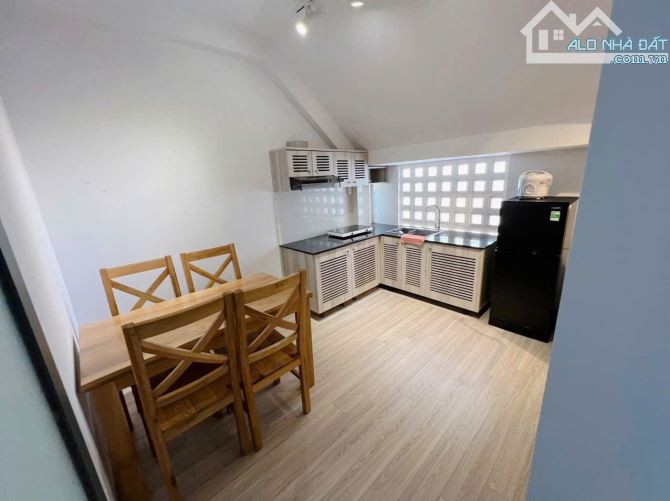 Căn hộ ngay trung tâm quận 1, cửa sổ view siêu chill, gần phố đi bộ Bùi Viện, UEH - 7