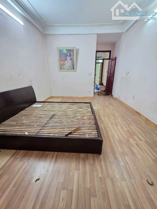 Lương Định Của - Ngõ nông - Gần ô tô - Nhà dân xây chắc chắn - Khách về spa lại là đẹp nga - 7