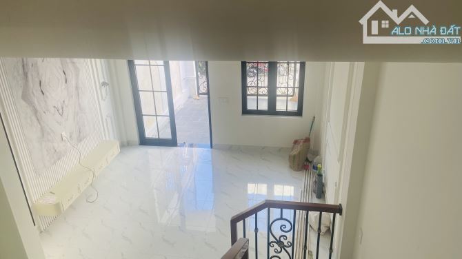 Bán nhà mới mang vali vào ở sau lưng đồng khởi đường ô tô - 7