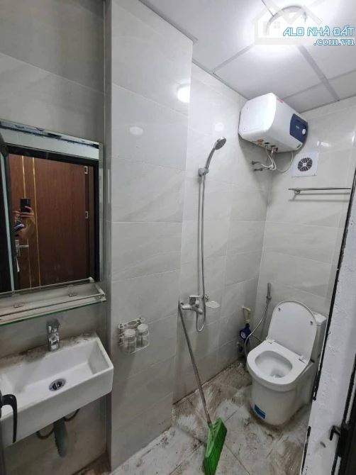 LÔ 2 THOÁNG - CC MINI- ĐỐNG ĐA - Ô TÔ CÁCH 10M -80TR/ THÁNG - 90M2 GIÁ 14 TỶ - 7