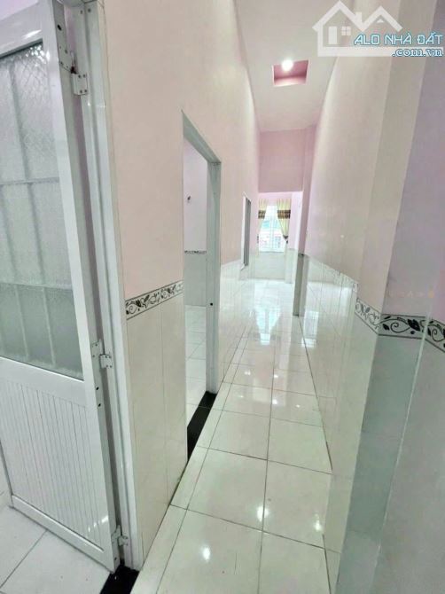 Kẹt quá rồi bán gấp căn nhà cấp 4 Đ.Trần Tử Bình, củ chi 150m2 SHR 2PN. Giá 705 Triệu - 7
