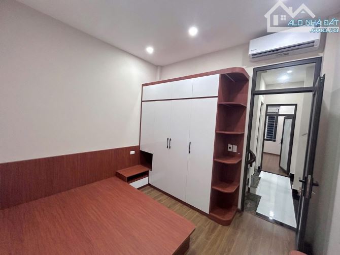 Khương Trung - Thanh Xuân 40m2, 4 tầng, nhà mới ,10m ra ô tô . Giá 8.8 tỷ - 7