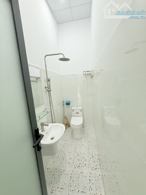BÁN NHÀ MẶT TIỀN KINH DOANH ĐÔNG HƯNG THUẬN, 95m2 2 Tầng Mới Đẹp, ngay Tham Lương giáp TB - 8