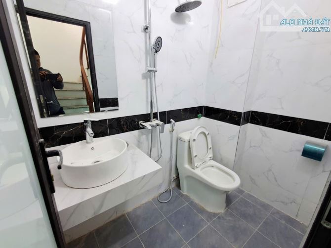 5.55 TỶ-30M2-5 TẦNG MỚI-10M RA Ô TÔ-KHUYẾN LƯƠNG-VÀNH ĐAI 3-TAM TRINH - 8