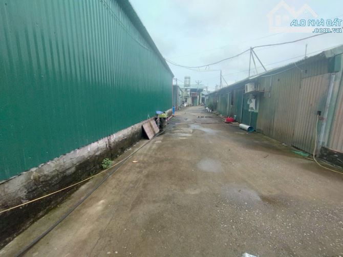 Cho thuê kho tại Vạn Phúc, Thanh Trì. DT 900m và 700m, cao 6m, có điện 3fa, nước sạch. Giá - 8