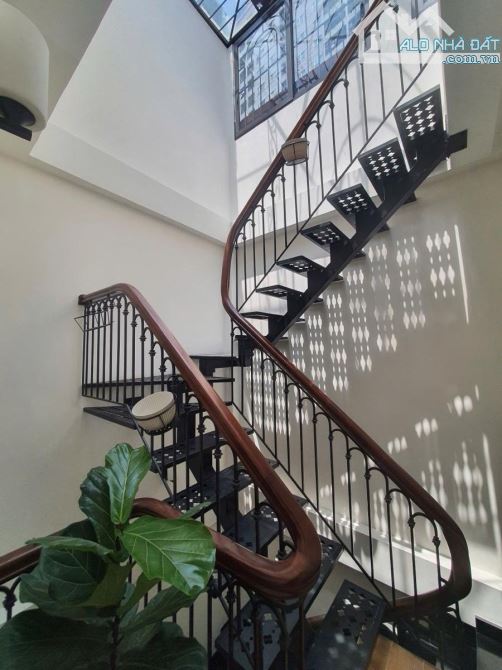Hot Hot Khương Trung Thanh Xuân DT:42m2 4T MT:3.7m 11 tỷ - 8