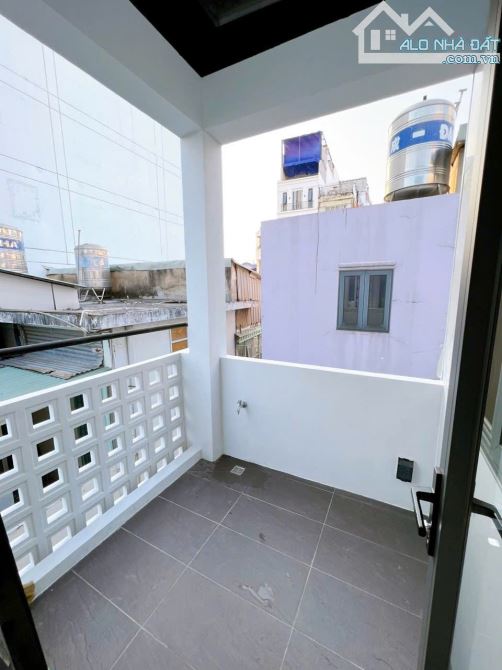 Căn hộ ngay trung tâm quận 1, cửa sổ view siêu chill, gần phố đi bộ Bùi Viện, UEH - 8