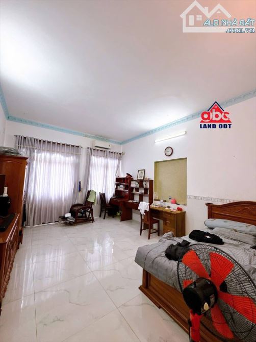 Bán nhà 2 lầu mái thái mặt tiền buôn bán tâm huyết vị trí 2 Bùi Trọng Nghĩa P.Trảng Dài - 8