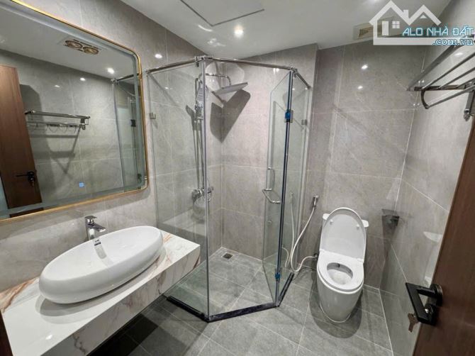 Bán nhà 6 tầng mới keeng, ô tô đỗ cổng, nội thất xịn sò, giao thông thuận tiện, giá 6 tỷ+ - 8