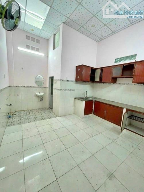Kẹt quá rồi bán gấp căn nhà cấp 4 Đ.Trần Tử Bình, củ chi 150m2 SHR 2PN. Giá 705 Triệu - 8