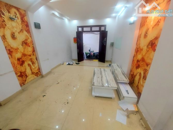 Bán nhà MINH KHAI - HM, lô góc, nhà dân xây, kết cầu chắc chắn, giá tốt - 8