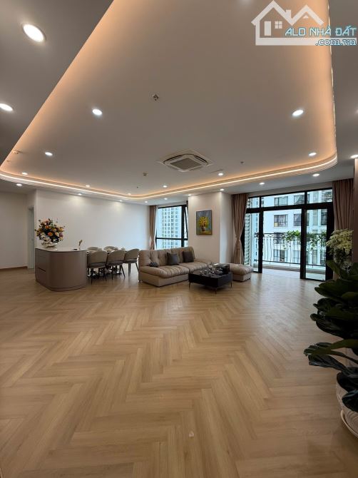 Em bán căn hộ Royal city - 72 Nguyễn Trãi - 8