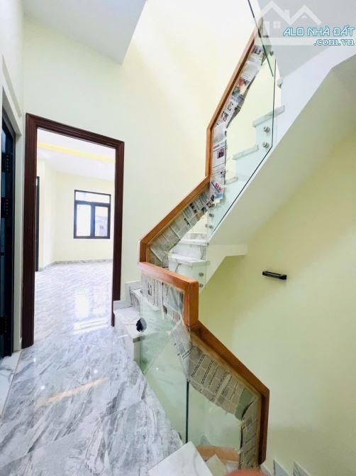 BÁN NHÀ ĐẸP MỚI 4 TẤM KHU VIP ĐƯỜNG SỐ CAO TẦNG XE HƠI ĐỖ CỬA DT 4*10 HÌNH THẬT GIÁ 12TỈ 4 - 8