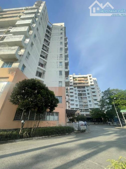 Bán chung cư Tân Tạo Lộ Tẻ - 116m2 - 3PN - 3 góc ban công thoáng mát - gần Aeon Mall - chỉ - 8