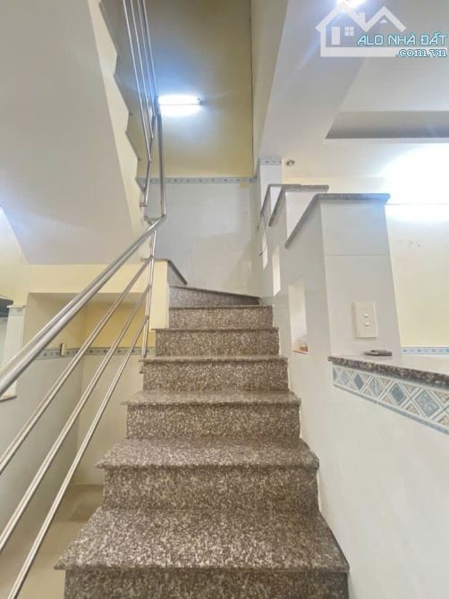 Bán nhà mặt tiền Đường số 51, Tân Hưng, Quận 7. DT82m2S. Giá 8.x tỷ - 9