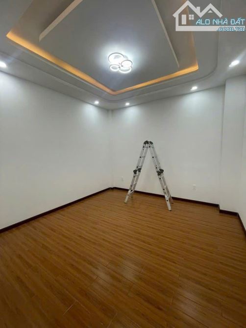 Hàng nóng Tân Phú, đường Nguyễn Quý Anh, nhà đẹp, dọn vào ở ngay - 9