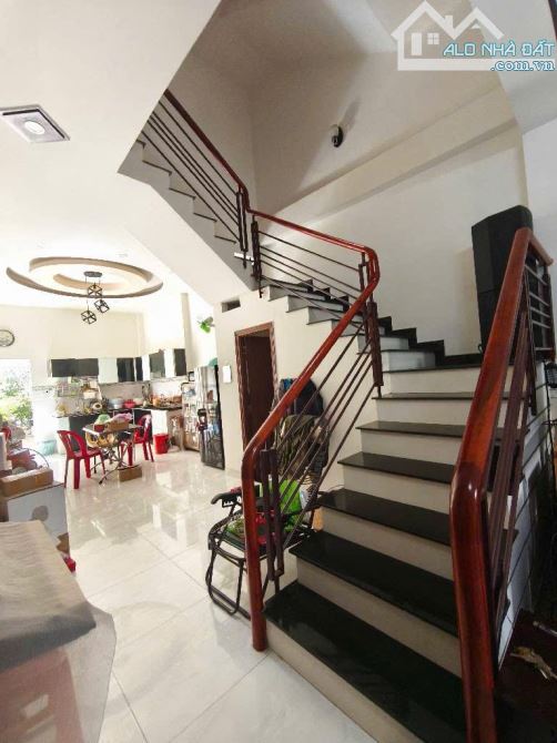 NHÀ 4 tầng,đường THỚI AN 13, phường THỚI AN, Q12, DT 101,9m2 ( 4,5m x 23m )hẻm 5m - 9