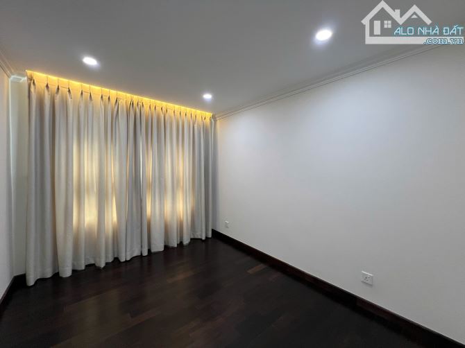 Bán căn hộ Cao cấp DUPLEX VISTA VERDER Quận 2 căn góc 3 mặt tiền 6pn giá TLcc - 9
