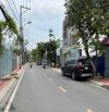 Nhà Mặt Tiền KD Sầm Uất Lô Góc 2 MT - 220M- Ngang 6.5M - Trường Thọ, Thủ Đức, Chỉ ~70 Tr/M