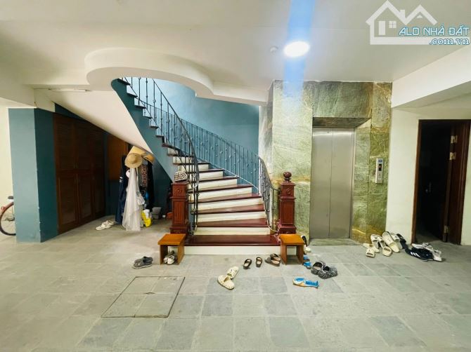 Bán Gấp Siêu Phẩm Phân Lô Phố Hoa Bằng, Cầu Giấy, DT 225M2, 6T, MT 9.5M, Giá 58.9Tỷ. - 2