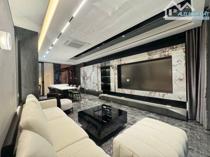 Bán Nhà Phố Trạm DT 45m2 MT 4m Lô Góc 7 Tầng Thang Máy Kinh Doanh Sầm Uất. - 2