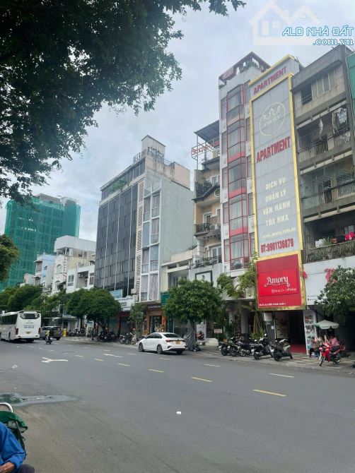 Đi Balan  bán gấp nhà MT ngay 3 Tháng, P. 12, Q.10. Ngang 8m. Chỉ 80 tỷ. Vị trí rất đẹp