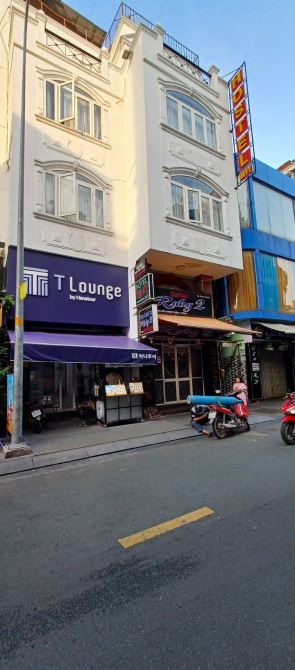 Bán Khách sạn - Ngay Phố Bùi Viện, Quận 1 - DT: 7,4m x 18m - 5 Tầng - Giá: 83 Tỷ