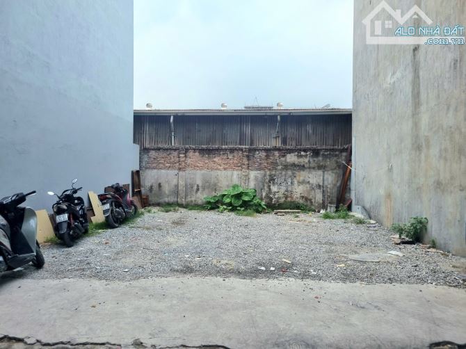 Bán đất Thượng Thanh Đức Giang 80 mét, mặt tiền 8 mét, xe ô tô 16 chỗ vào đất, 11,2 tỷ