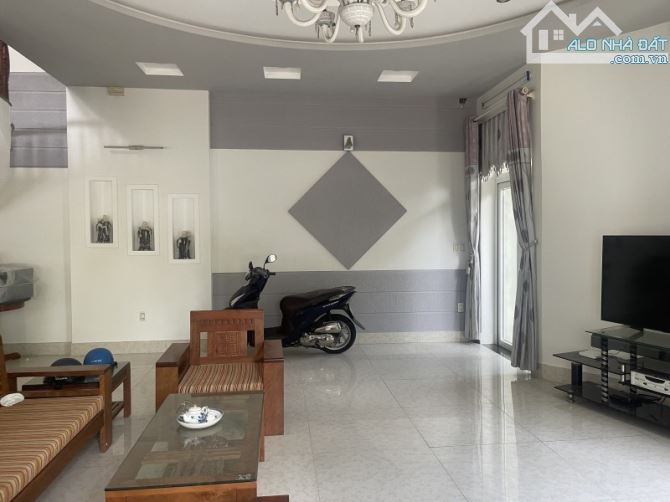 Bán gấp nhà lô Góc 2MT VÕ DUY NINH , Sơn Trà, 159m2, 3tầng,Ngang  8,8m. Giá bán 16.9tỷ
