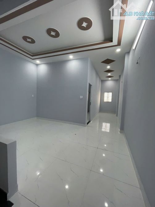 cần bán gấp nhà 1 trệt 1 lầu đúc 100m2 ở nguyễn văn bứa
