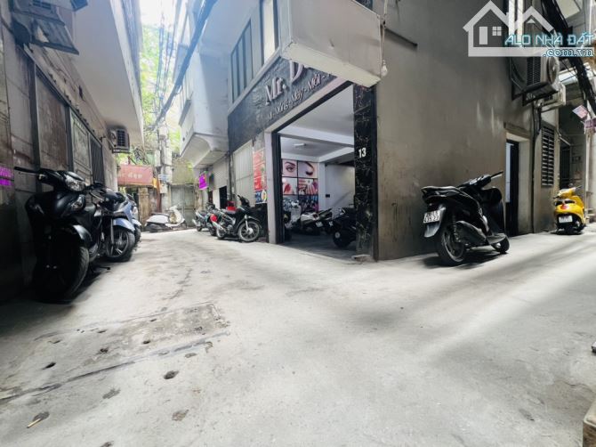 Đường Láng thế đất vàng 84m chỉ 16,5 tỷ, gần mặt đường, sổ chinhs chủ vuông vắn